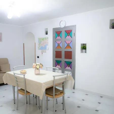 Welcome House * نابولي